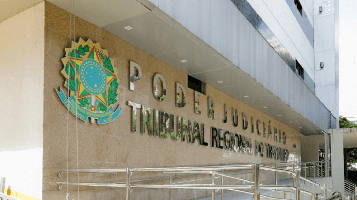 Concurso TRT-8 avança e pode pagar salários de até R$ 24 mil; edital está mais próximo