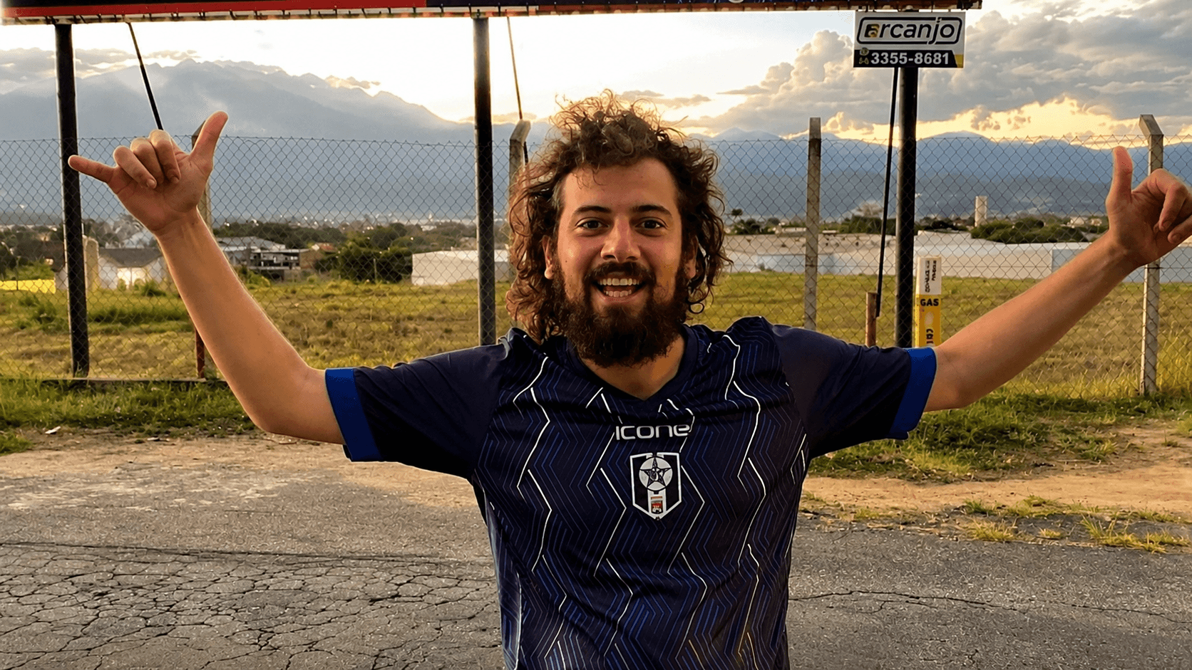 Quem é Cartolouco: influenciador Lucas Strabko é denunciado por agressões físicas e psicológicas contra ex-namoradas