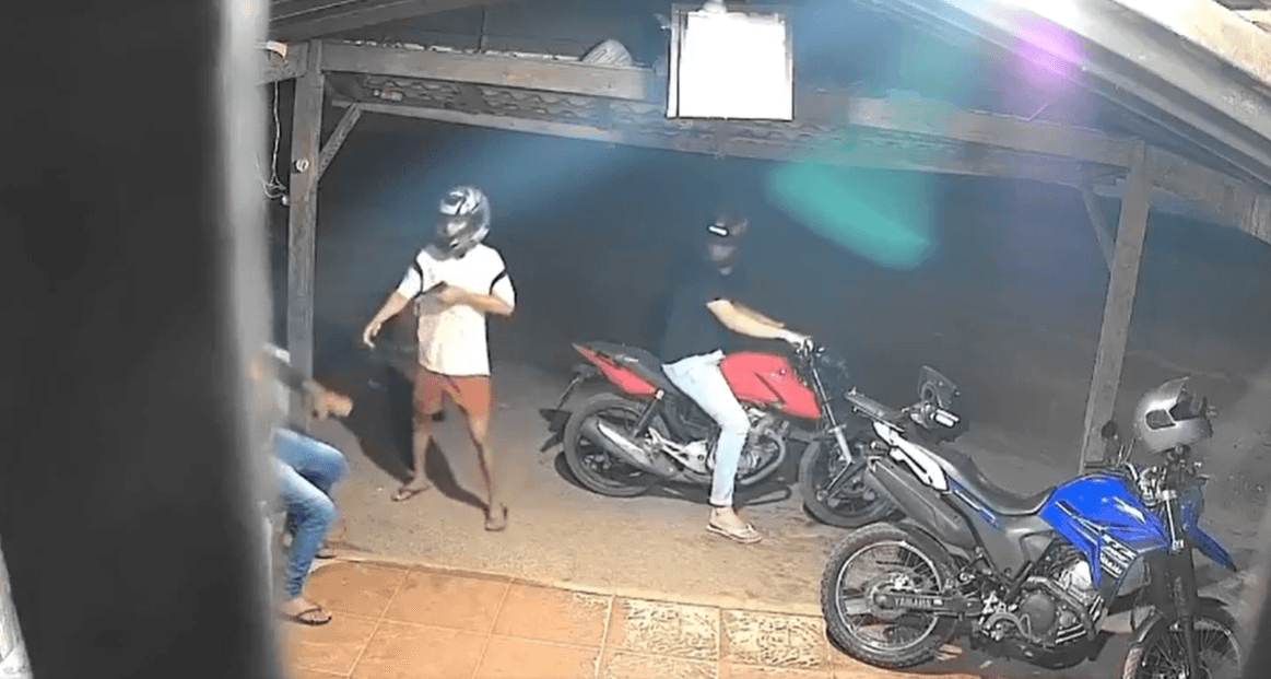 Criminosos tentam roubar mototaxista em ponto de Mosqueiro, mas se atrapalham e fogem sem levar veículo