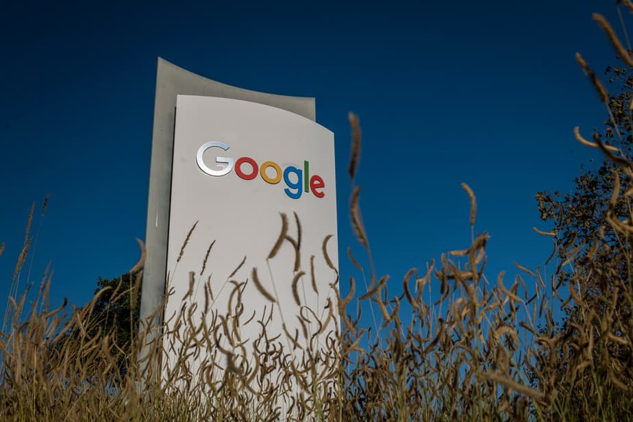 Governo e Google firmam acordo com regras de anúncios de serviços financeiros para evitar fraudes