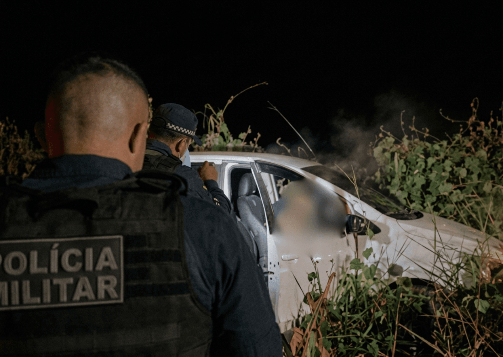 Homem é morto a tiros dentro de carro em Altamira