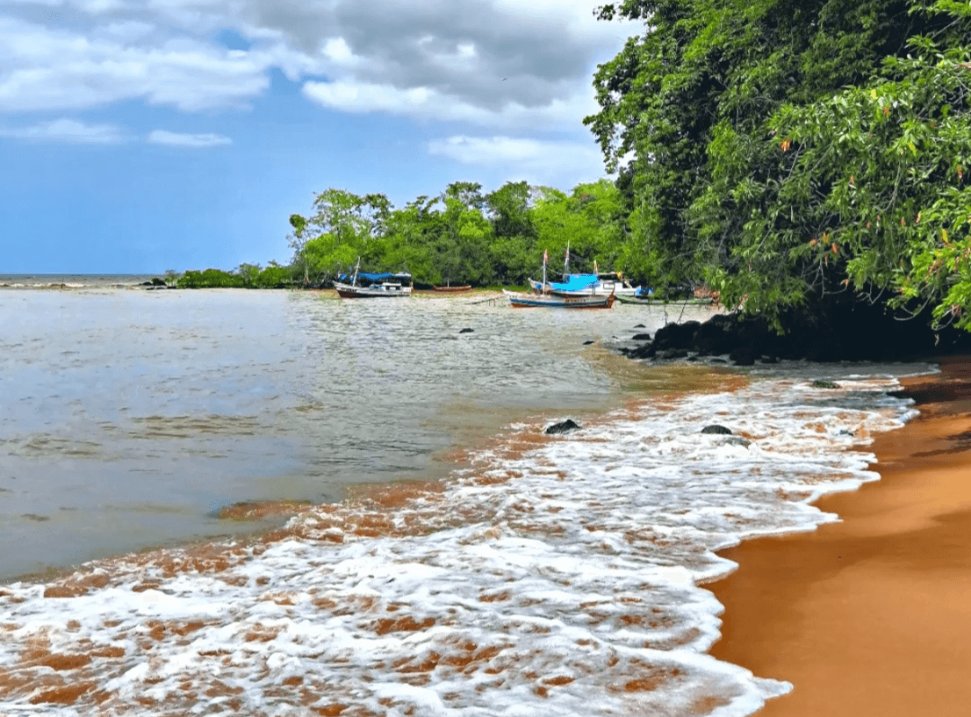 Colares proíbe recipientes de vidro nas praias durante o veraneio de julho