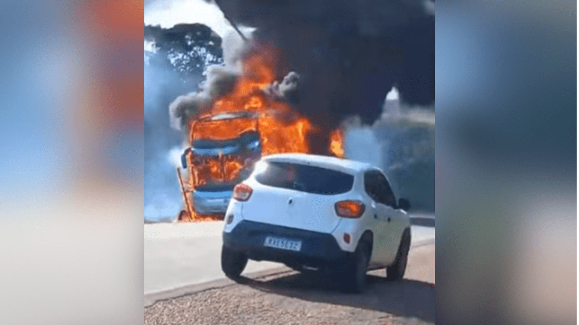 Fogo destrói ônibus que fazia linha Belém–Goiânia na BR-010 entre Paragominas e Ipixuna do Pará