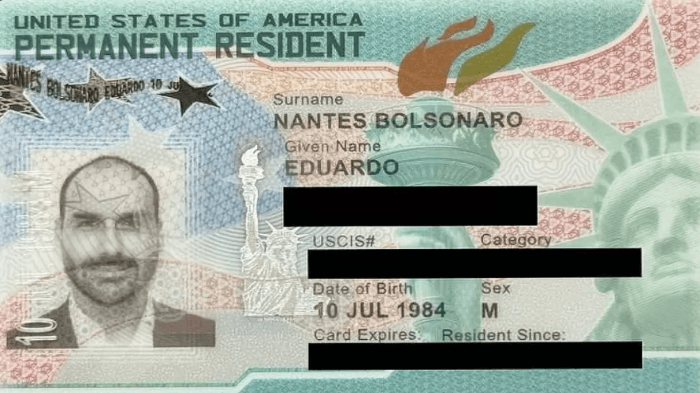 Eduardo Bolsonaro recebe Green Card dos EUA após ser condenado pelo STF