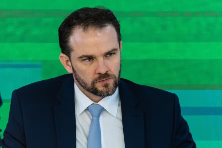 Ministro da Fazenda chama Milei de 'palhaço' e critica declarações de argentino sobre o Brasil