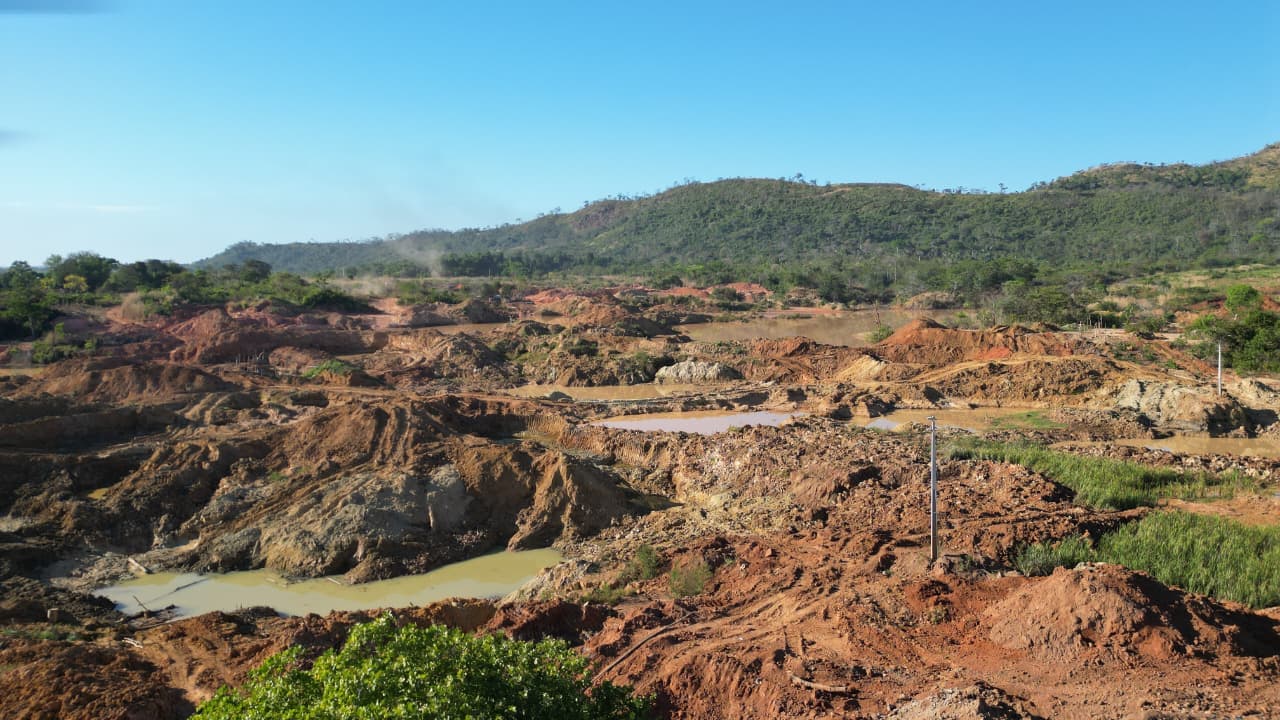 PF desarticula três frentes de garimpo ilegal e apreende escavadeiras no sul do Pará