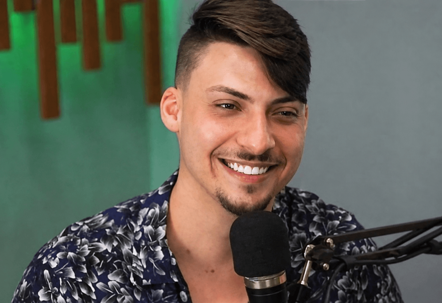 Jair Renan Bolsonaro não informa orientação sexual em registro de candidatura de 2026