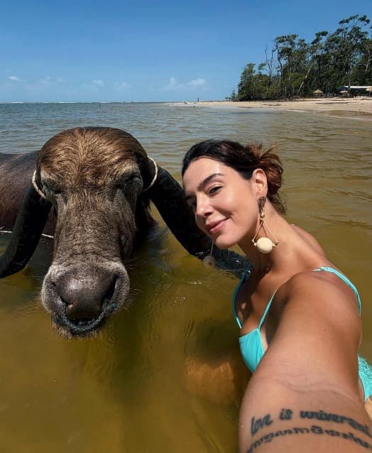 Atriz Giovanna Lancellotti compartilha registros de primeira viagem à Ilha do Marajó: ‘Mágico’
