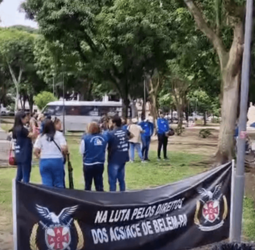 Agentes Comunitários de Saúde cobram pagamento do IFA em ato em frente à Prefeitura de Belém