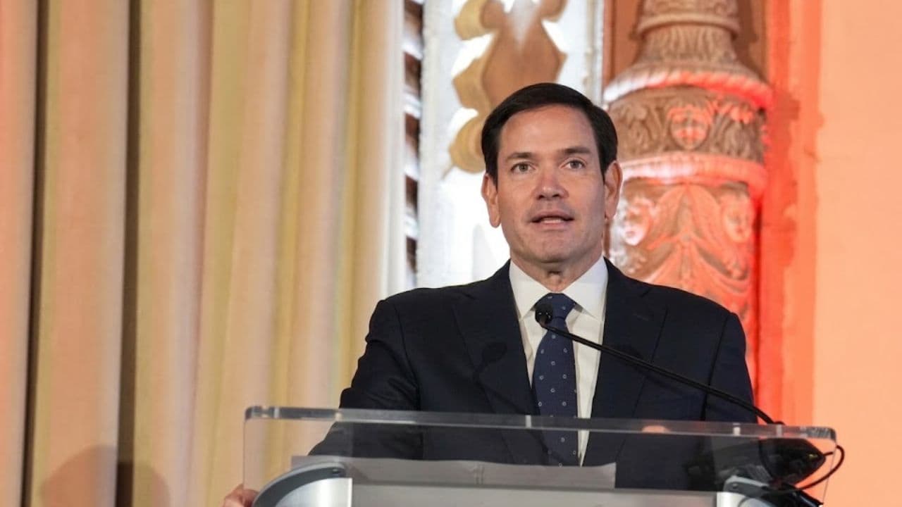 Após declarações de Donald Trump, o secretário de Estado Marco Rubio vai ao Vaticano para se reunir com o Papa Leão XIV