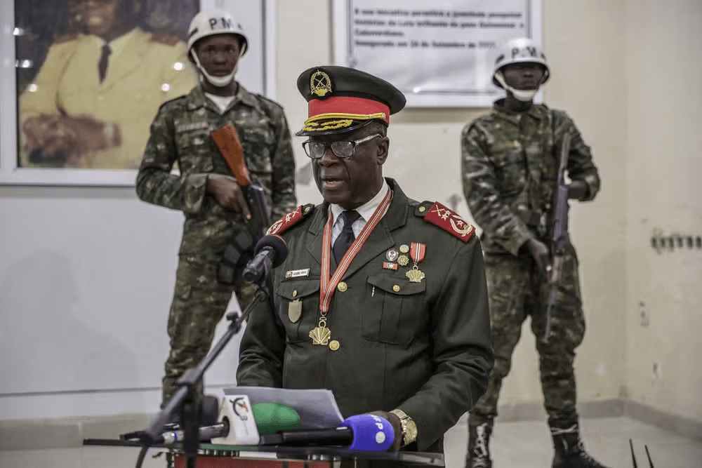 Após golpe, militares de Guiné-Bissau nomeiam general como presidente interino