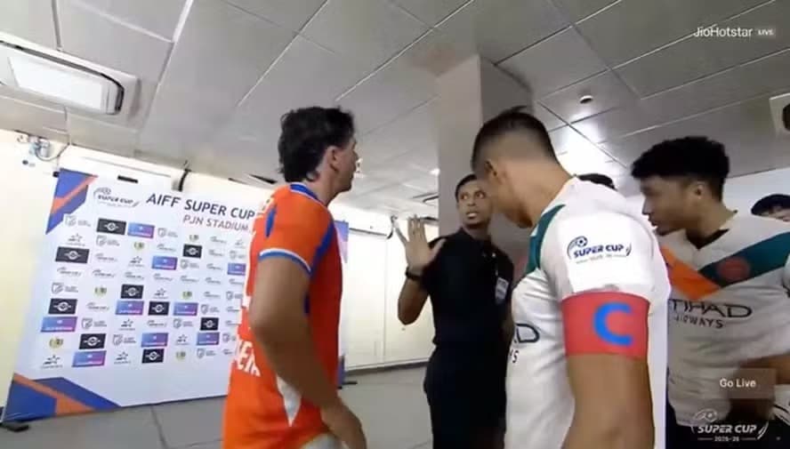 Árbitro expulsa atacante por cor da cueca na Supertaça da Índia; entenda