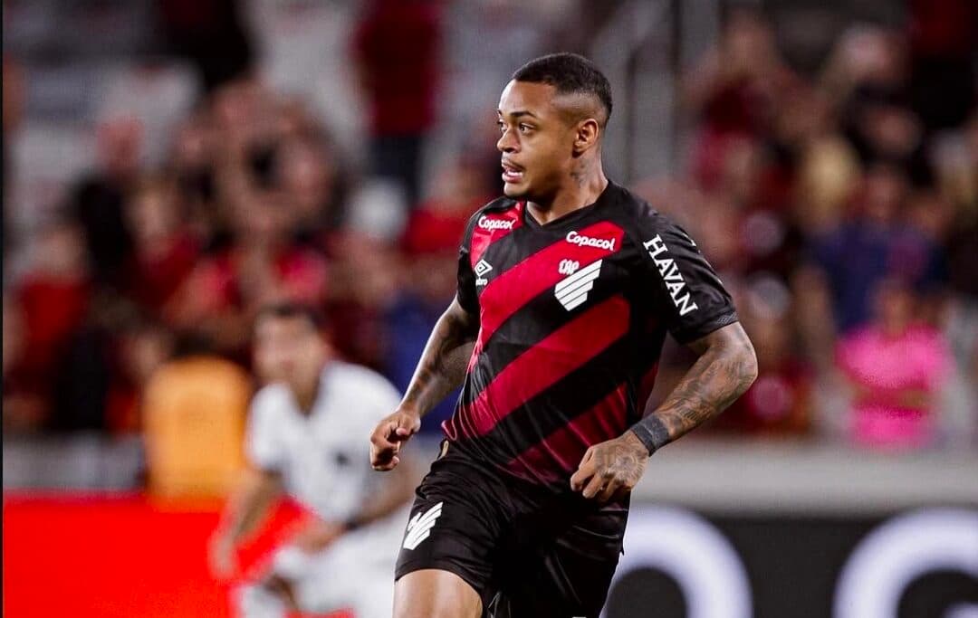 Athletico-PR chega a Belém com seis baixas e improvisação na defesa para enfrentar o Remo