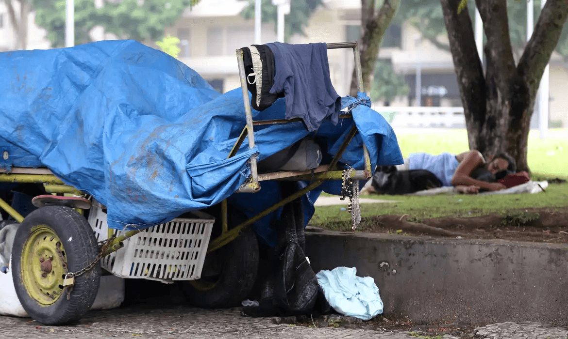 Belém vê disparar população de rua sob omissão municipal e vira alvo de censo do IBGE
