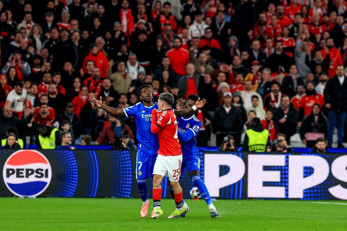 Benfica suspende torcedores por racismo contra Vinícius Júnior