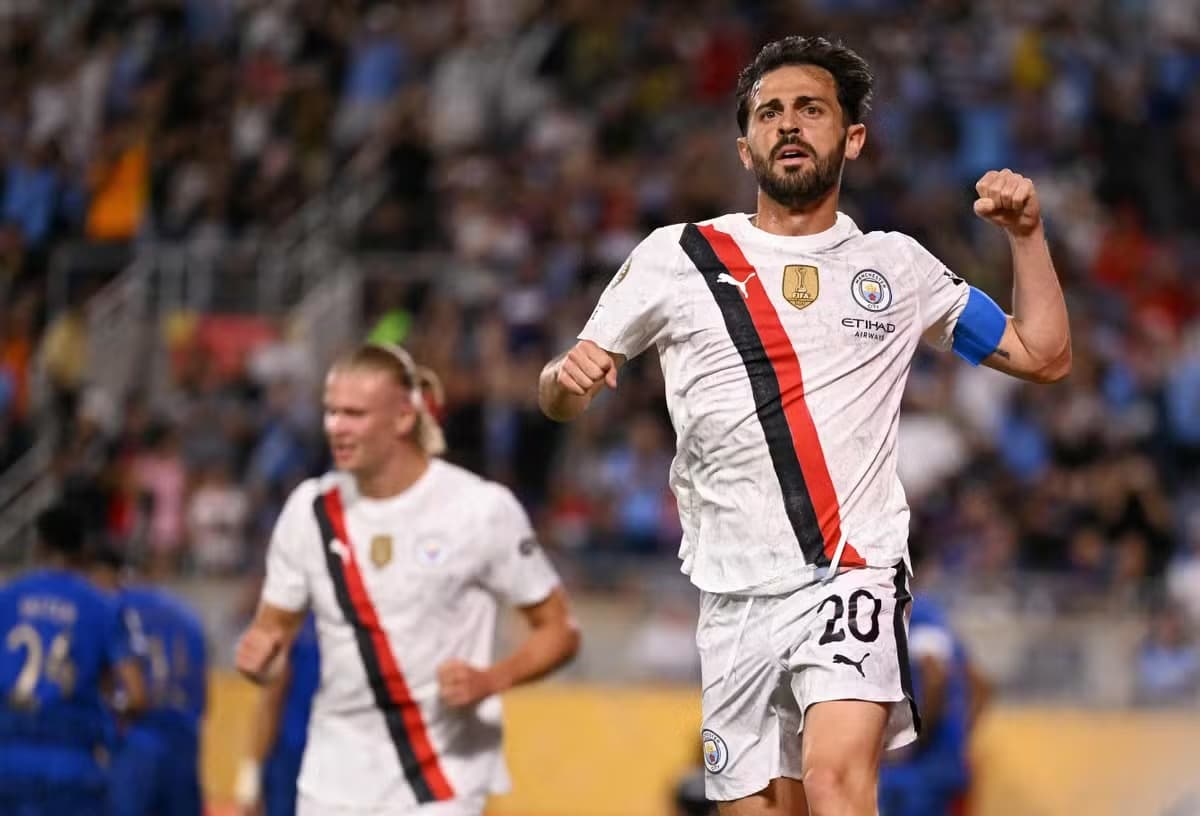 Bernardo Silva comunica saída do Manchester City; Barcelona e Juventus disputam o meia