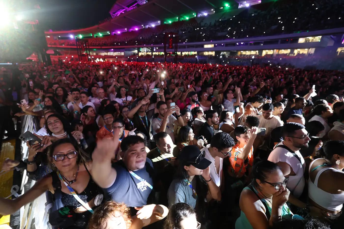 Bilheteria Digital é multada por taxas abusivas na venda de ingressos de show do Guns N’ Roses no Ceará