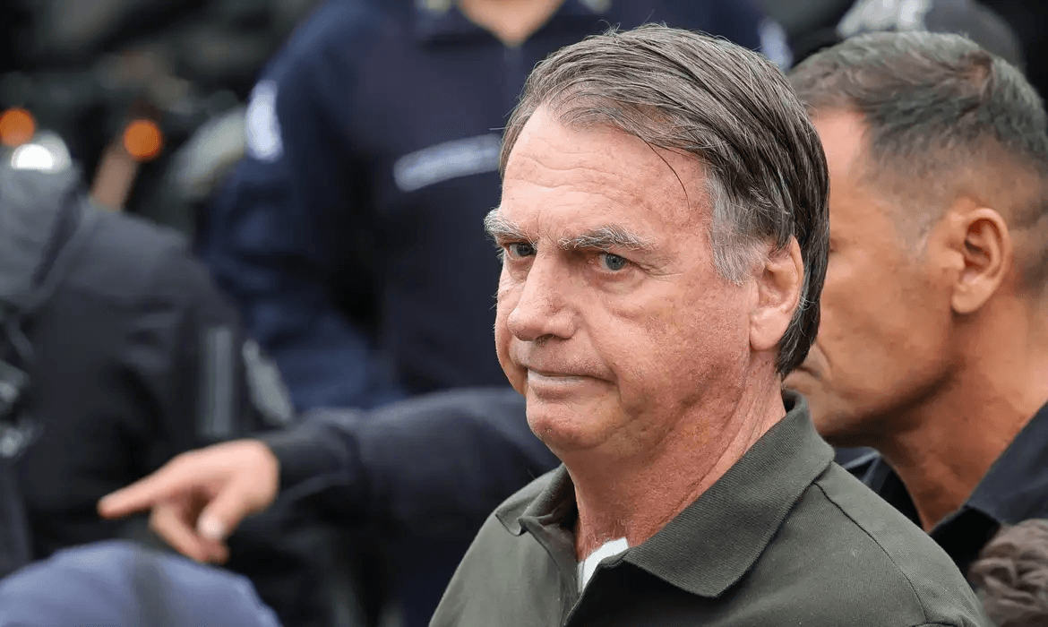 Bolsonaro recebe alta, biópsia apontam câncer de pele