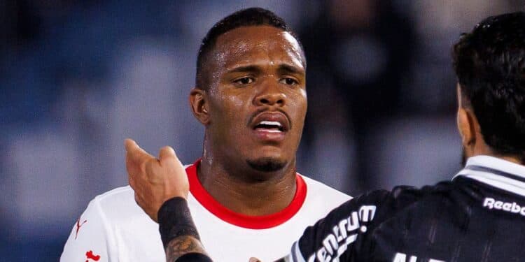 Bragantino multa Gustavo Marques em 50% do salário após fala machista contra árbitra