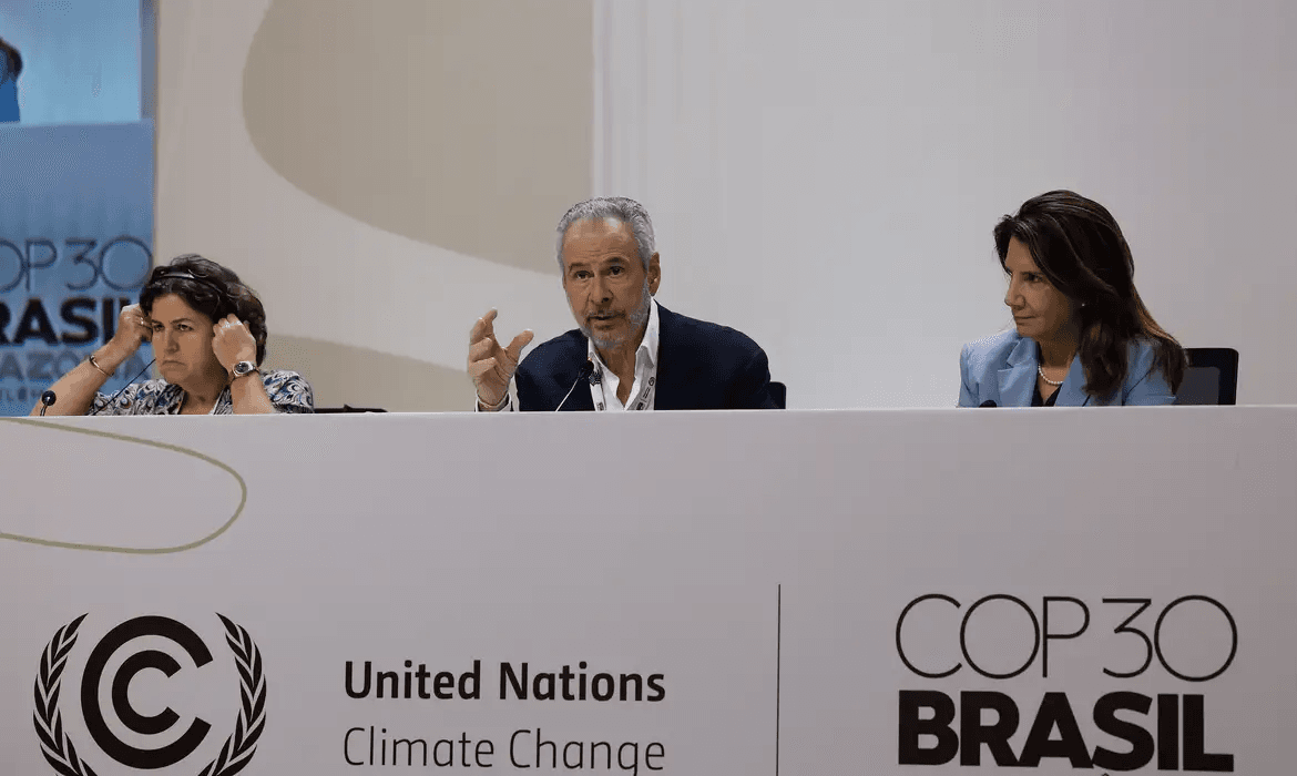 Brasil e França somam esforços em defesa dos oceanos na COP30
