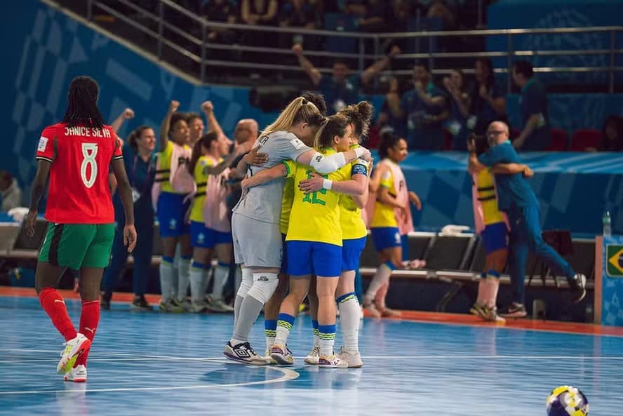 Brasil goleia Portugal e conquista a primeira Copa do Mundo de Futsal Feminino