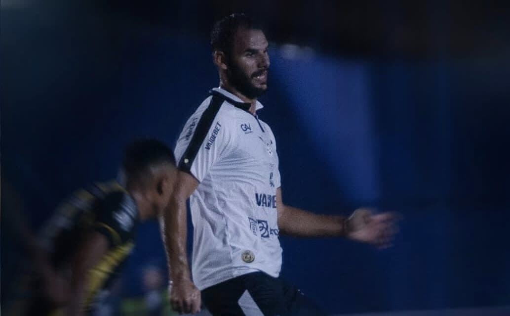 Castanhal e Remo empatam em 2 a 2 em jogo com viradas e gol nos acréscimos