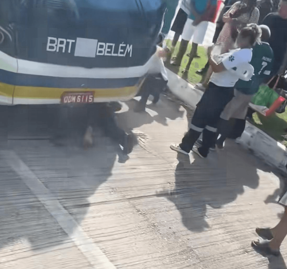 Ciclista é atropelado por ônibus do BRT na Almirante Barroso, em Belém