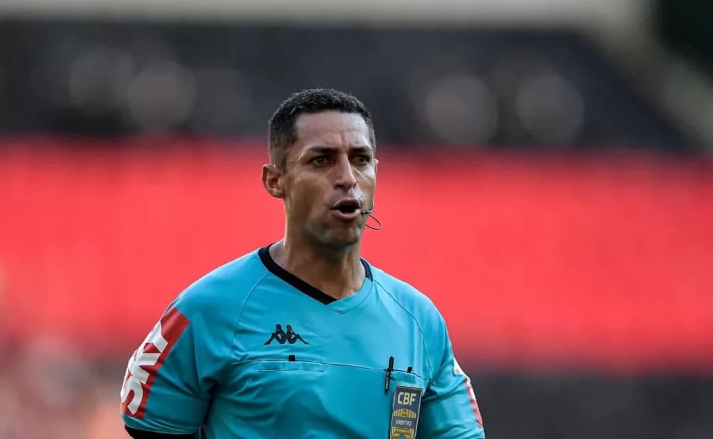Clássico Re-Pa tem árbitro atingido por pedra, aponta súmula da FPF