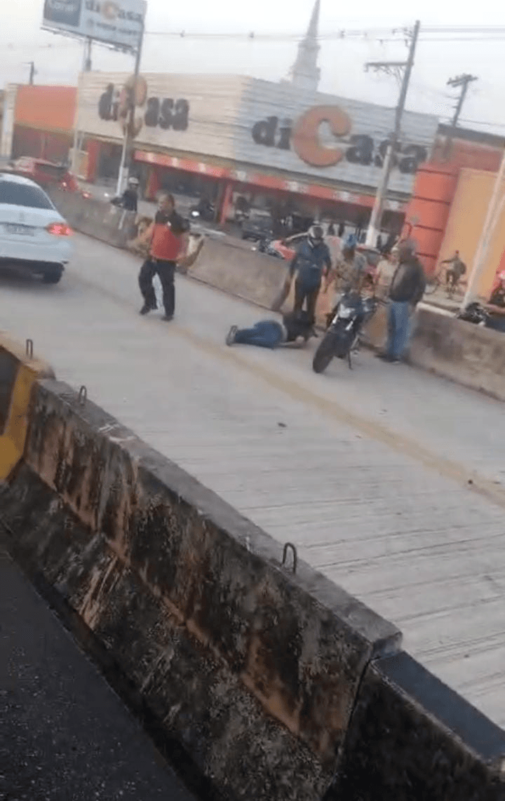 Colisão entre motociclistas deixa dois feridos na pista do BRT em Belém