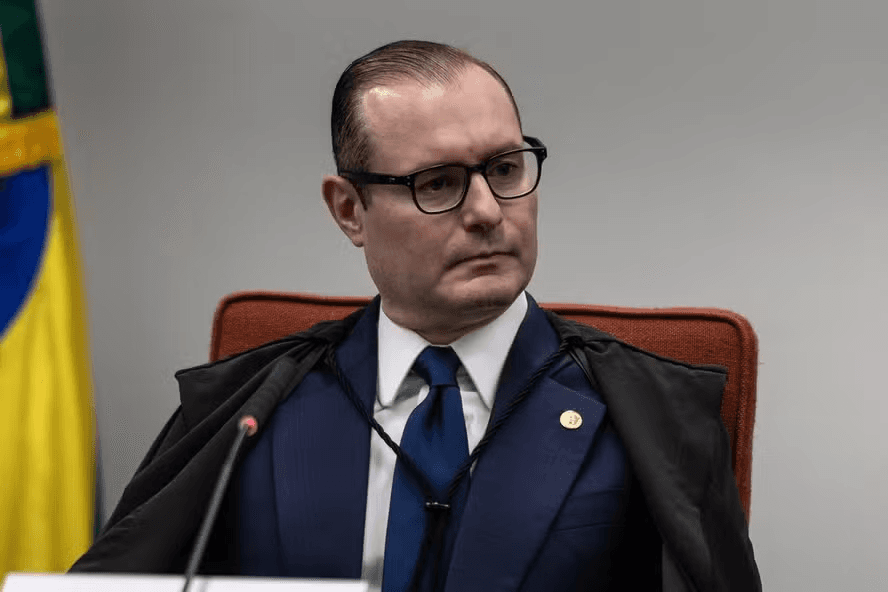 Com maioria pela condenação, Zanin vota em julgamento de Bolsonaro e demais réus da trama golpista