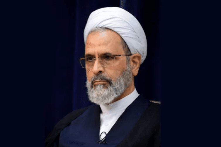 Com morte de Khamenei, Irã forma conselho de governo com aiatolá Arafi