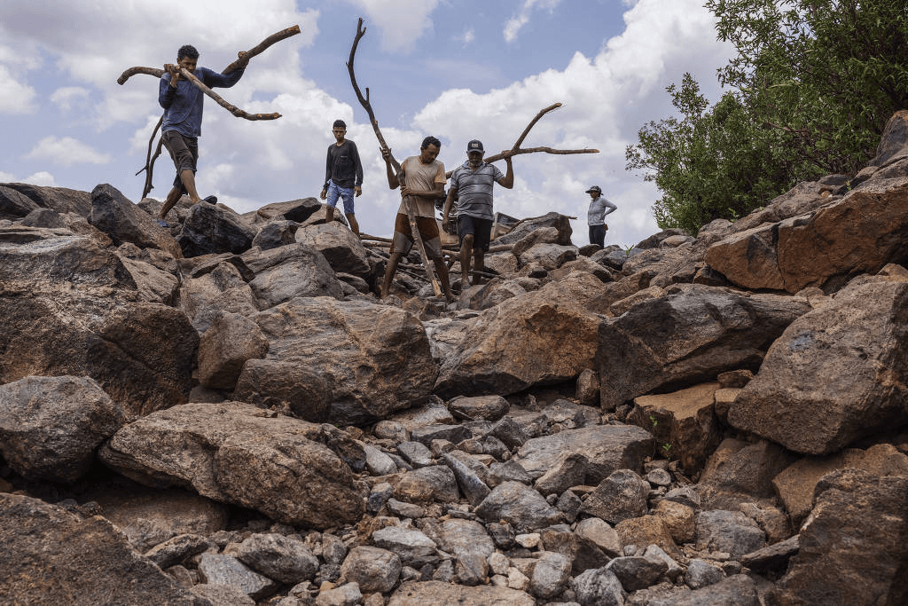 Comunidades isoladas pela Usina de Belo Monte conseguem na Justiça acesso à água potável