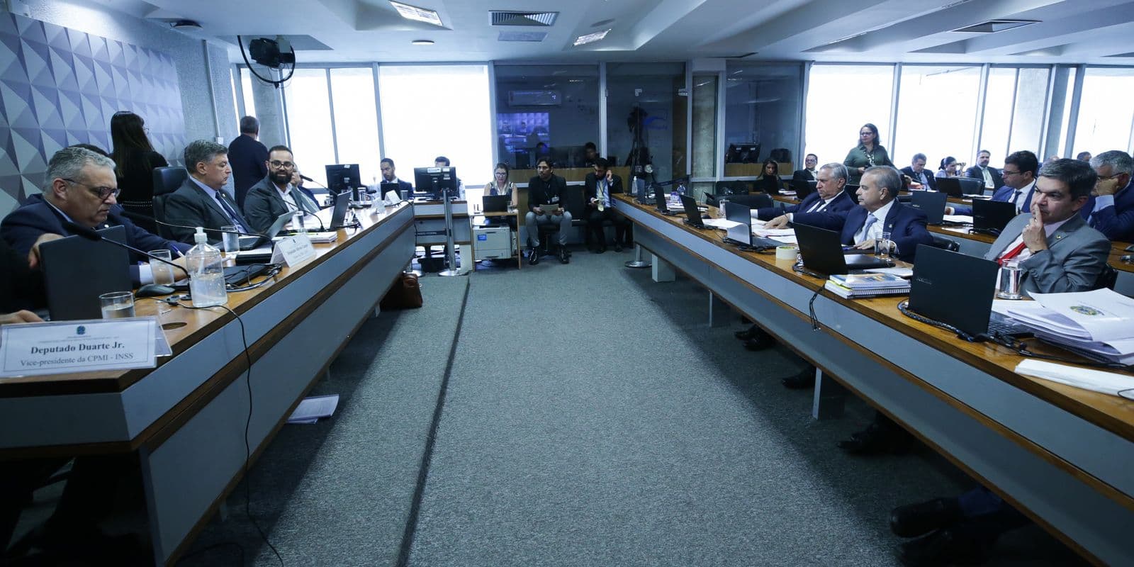 CPMI do INSS ouve ex-dirigentes de associação e conselho nesta segunda