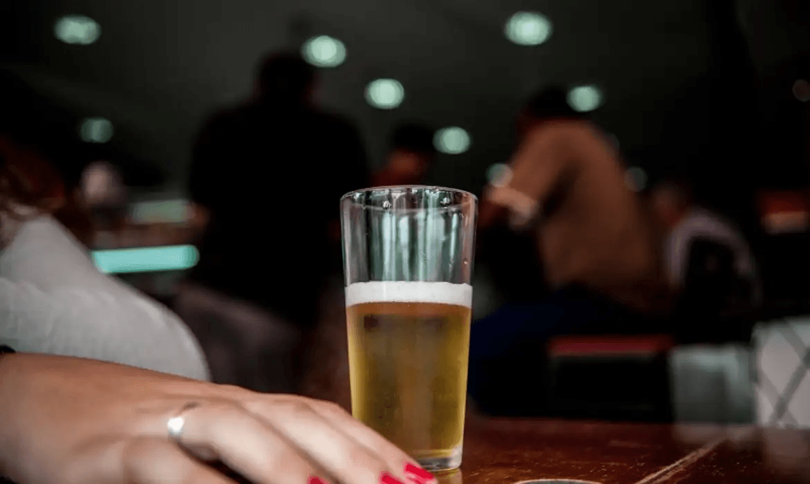 Cresce o consumo de álcool entre as mulheres em Belém e aumenta o risco para a saúde dos consumidores