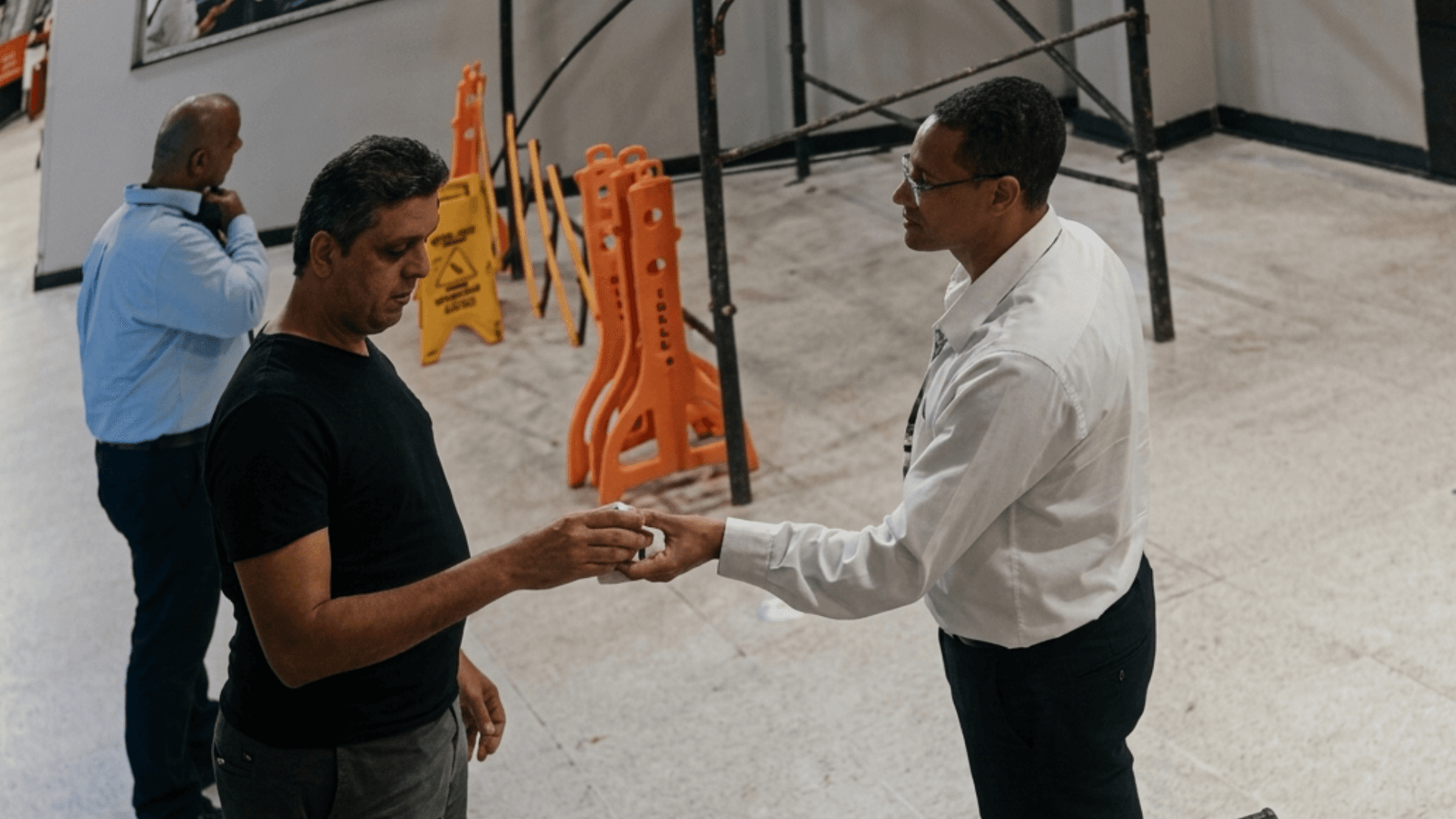 Delegado da PF é detido após tentar furtar vidro de carpaccio de trufa em shopping de Recife