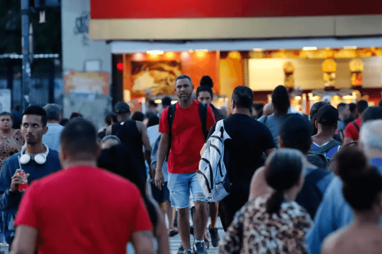 Desemprego chega a 5,8% no trimestre encerrado em abril, diz IBGE