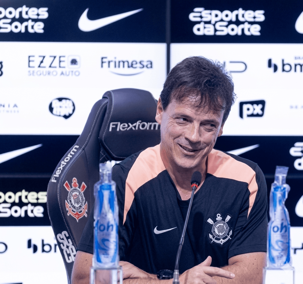 Diniz assume Corinthians e pede permanência de Memphis Depay: 'É um cara que pode decidir'