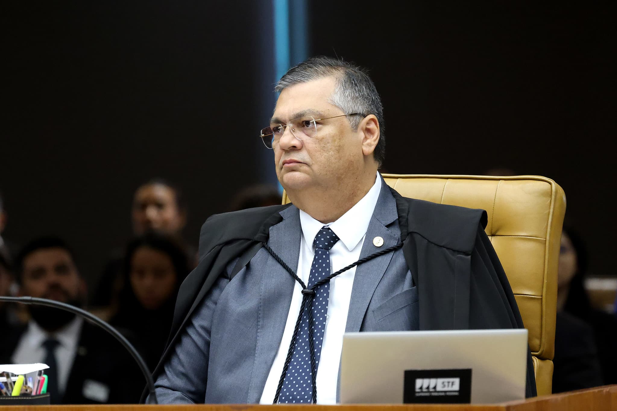 Dino proíbe saque em dinheiro de recursos de emendas parlamentares e cobra novas regras de controle