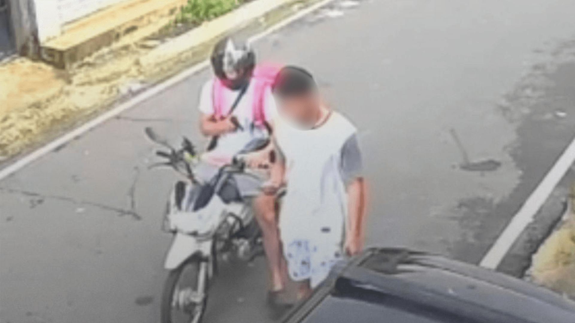 Disfarçado de entregador, criminoso rouba jovem no Parque Verde