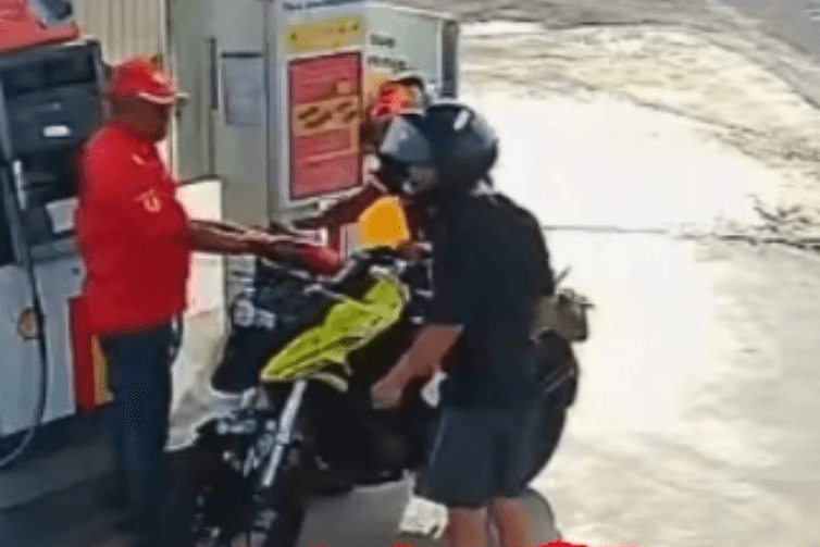Dupla é presa suspeita de praticar assaltos usando moto em Ananindeua