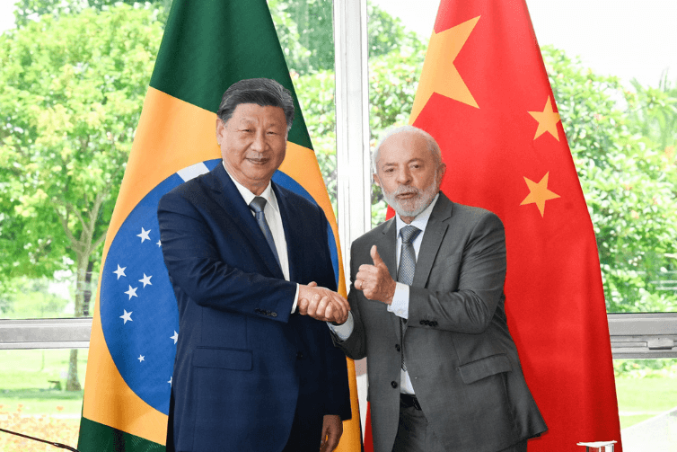 Em conversa com Lula, Xi Jinping garante apoio da China e pede união para o fortalecimento da ONU