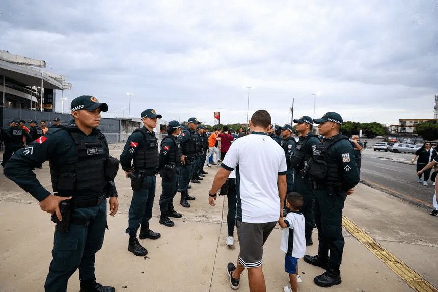 Esquema de segurança para duelo entre Remo e Bahia conta com mais de 800 agentes