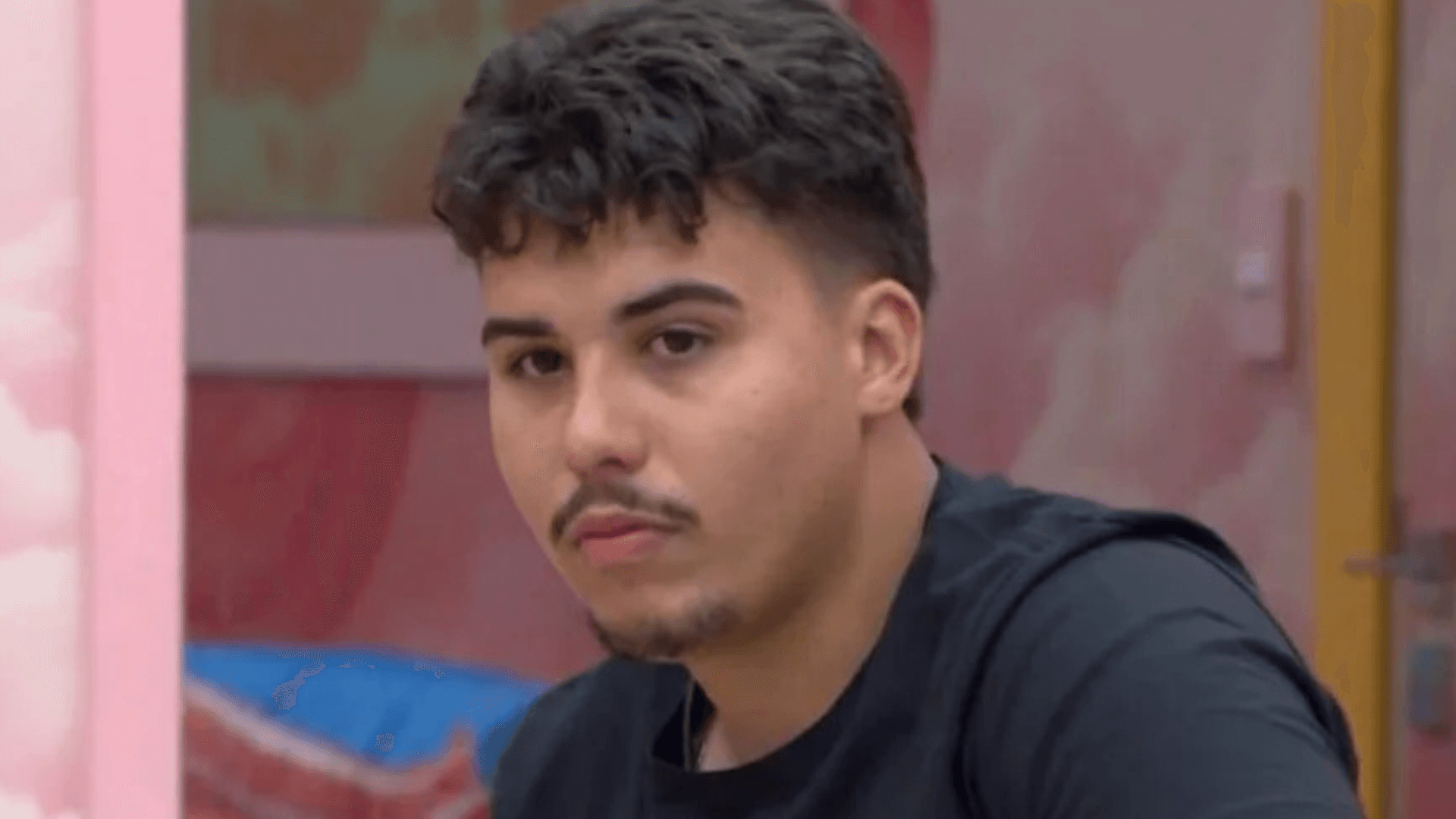 Ex-BBB Pedro Espíndola segue internado em estado grave e sem previsão de alta