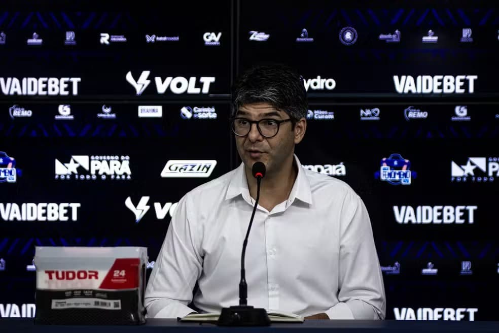 Executivo do Remo critica omissão do VAR após toque de mão na área do Palmeiras