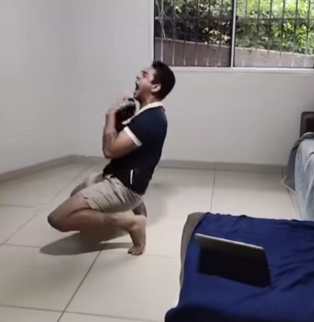 Filho do 'Rei Artur' se rende à emoção em acesso do Remo; veja vídeo