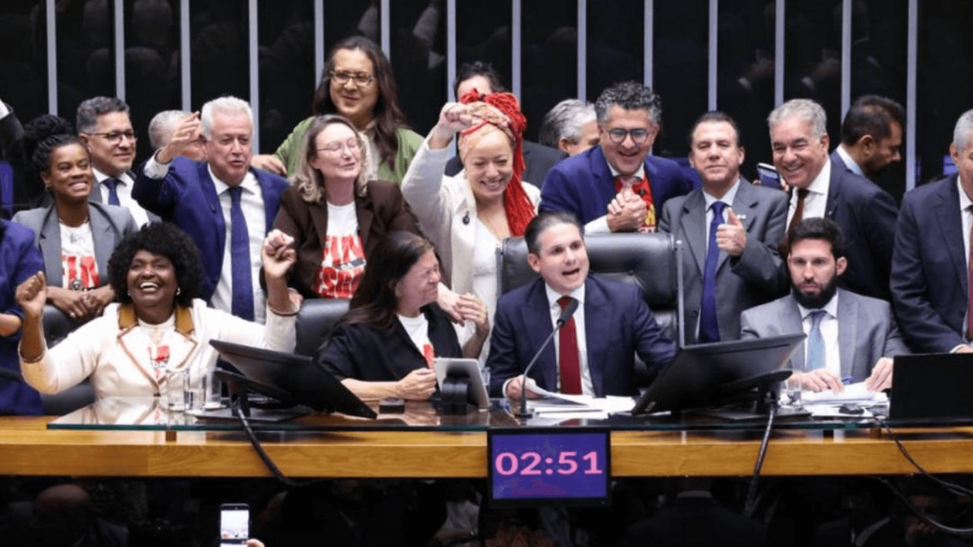 Fim da escala 6x1: o que muda com a aprovação da proposta na Câmara