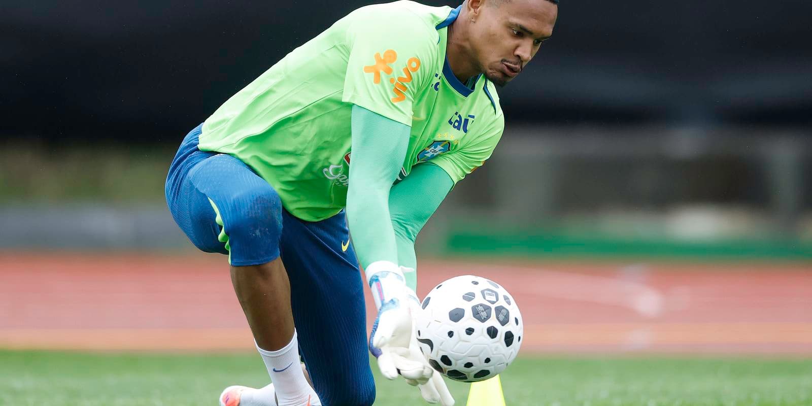 Goleiro John diz que primeira convocação para a seleção é um sonho