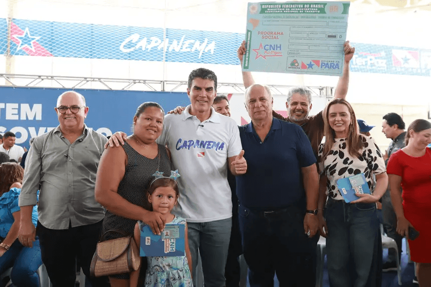 Governo do Estado entrega mais de 800 carteiras de habilitação gratuitas em Capanema