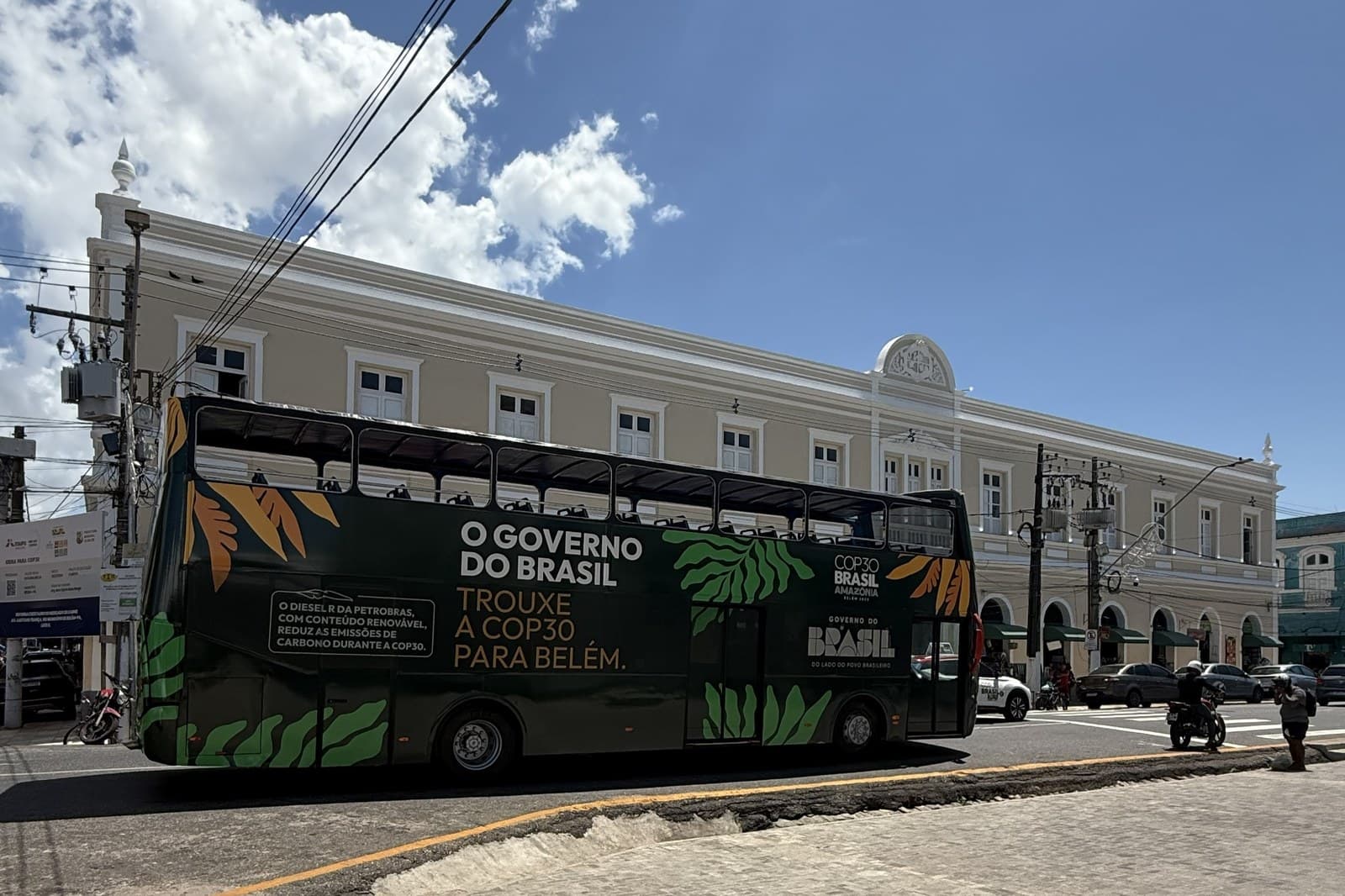Governo lança roteiro turístico bilíngue para visitantes da COP30 em Belém