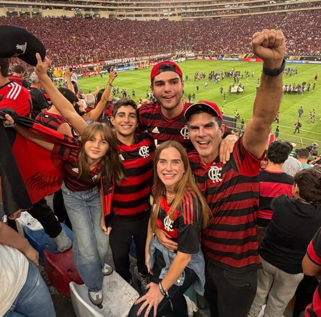 Helder Barbalho celebra tetra do Flamengo no Estádio Monumental
